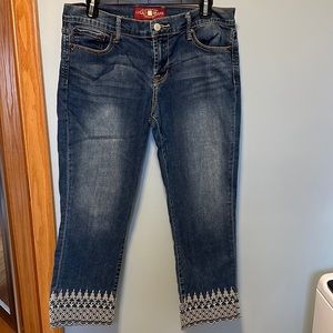 Lucky Brand women’s crop jeans. EUC. Size 8.